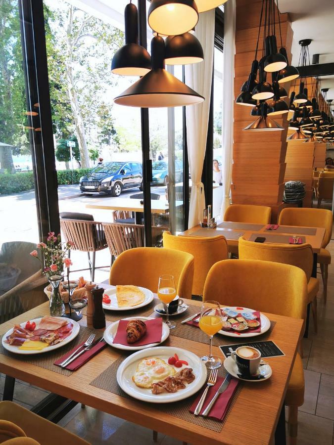 Bed And Breakfast Four Rooms Zadar Bagian luar foto
